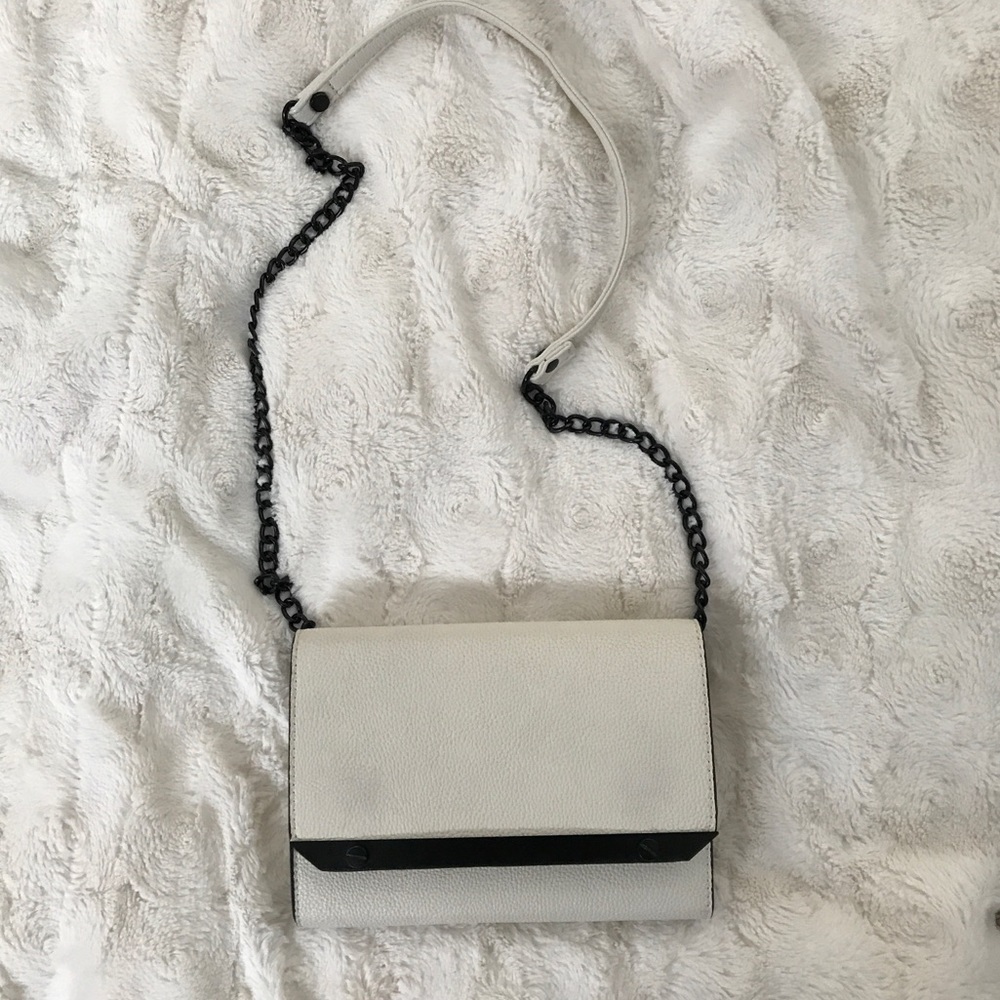 White crossbody bag